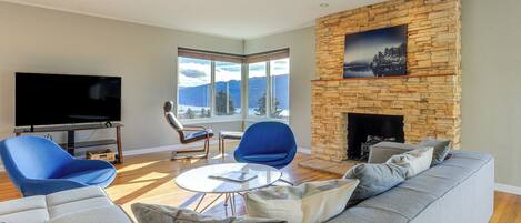 House (3 Bedrooms) | Front of property