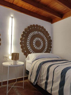 2 bedrooms, iron/ironing board, travel cot, free WiFi