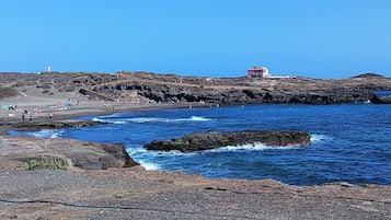 Accommodatie ligt op het strand, ligstoelen