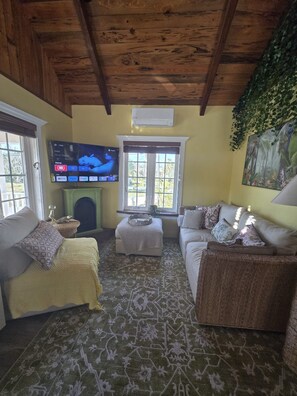 Villa, Smoking | 1 bedroom, Internet - NEW Jungle Paradise Treehouse Suite With Resort Amenities Elevator Access Outdoor Kitchen Lagoon Lazy River Pool RV Hook up (Fort Myers)