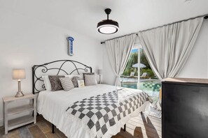 2 bedrooms, Internet - 2 Bedroom 1 Bath Pool View Private Suite (Fort Myers)