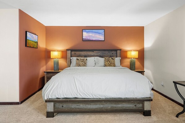 3 bedrooms, iron/ironing board, free WiFi, bed sheets