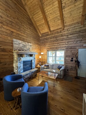 Smart TV, fireplace - Customer Appreciation Year!! See Discount information in Ad (Topton)