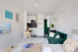 Smart TV, offices - Charming Studio For 3 Near Le Marais & Pompidou (Paris)