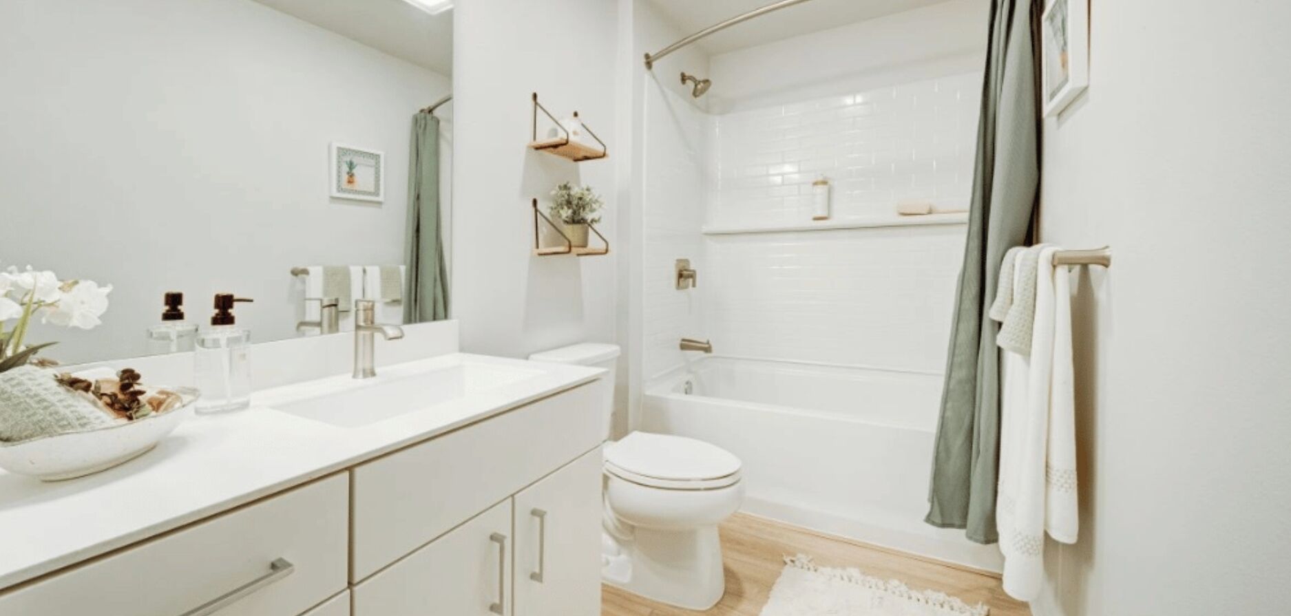 Shower, jetted tub, hair dryer, bidet