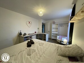 2 chambres, Wi-Fi gratuit, draps fournis
