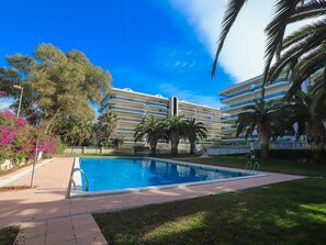 Pool - DIFFERENTFLATS LIVING PARK (Salou)