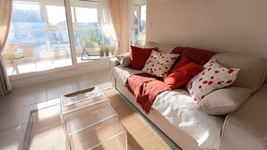 TV - Beautiful apartment for 4 with parking and WIFI in central Perros-Guirec (Perros-Guirec)