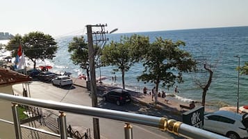 Minibar, soundproofing, rollaway beds, free WiFi