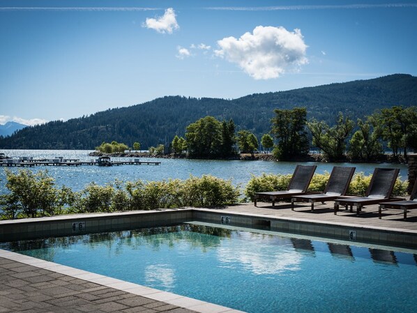 Opvarmet pool
