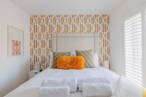 1 habitación, tabla de planchar con plancha, wifi y ropa de cama 