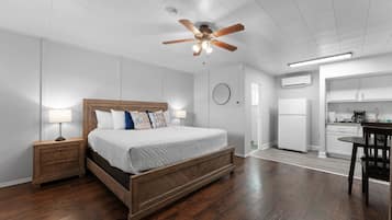 Condo, 1 Bedroom | 1 bedroom, WiFi (free)