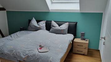 2 Schlafzimmer, Bügeleisen/Bügelbrett, Reisekinderbett, kostenloses WLAN