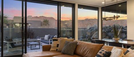 独立别墅, 3 间卧室 | 起居区 | 智能电视