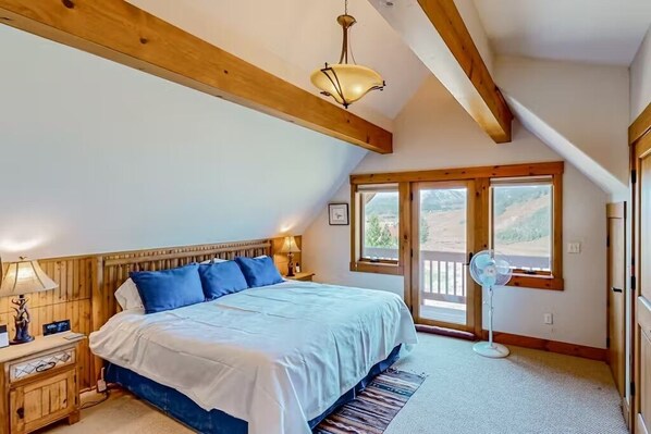 5 bedrooms, free WiFi, bed sheets