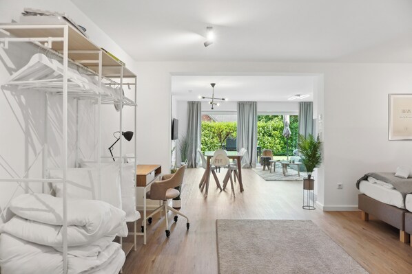 1 bedroom, WiFi, bed sheets - Modern KüstenHygge 2 with garden & parking space (Westerdeichstrich)