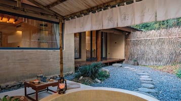 Comfort Double Room, Bathtub | Bathroom