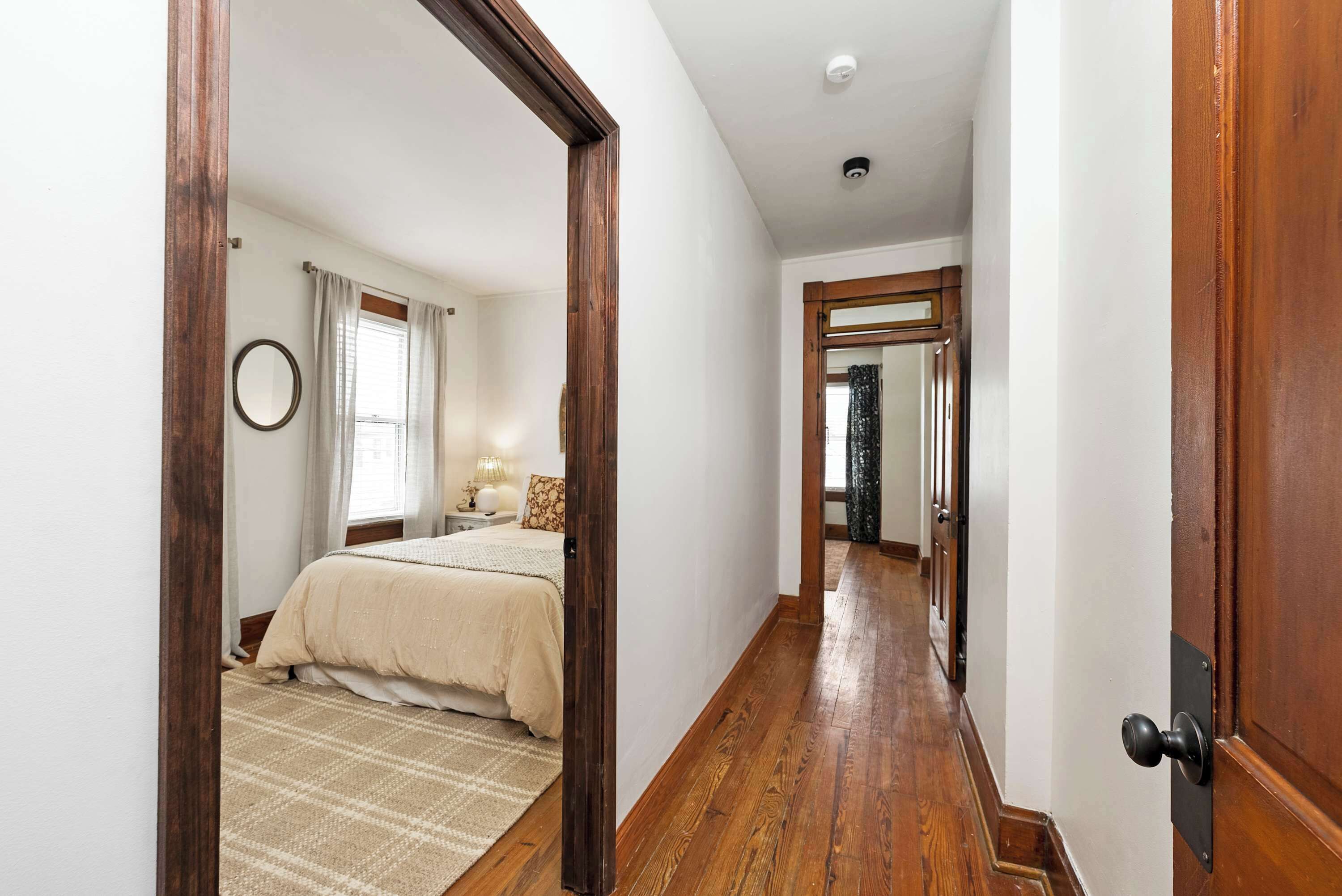 4 bedrooms, desk, iron/ironing board, WiFi
