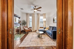 TV, offices - German Charm Suites (Columbus)