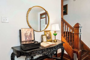 Interior - German Charm 2 Sophistication (Columbus)