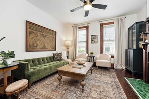TV, offices - German Charm 2 Sophistication (Columbus)