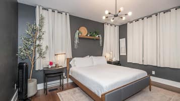 3 slaapkamers, een strijkplank/strijkijzer, reisbedje, wifi