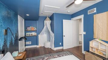 3 bedrooms, iron/ironing board, travel crib, WiFi