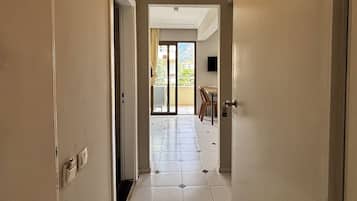 Appartement Familial, 1 chambre, balcon, vue ville | 1 chambre, bureau, espace de travail pour ordinateur portable