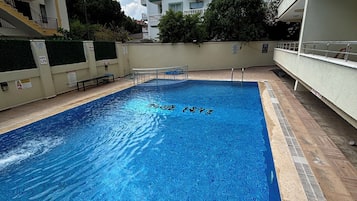 Sæsonbestemt udendørs pool