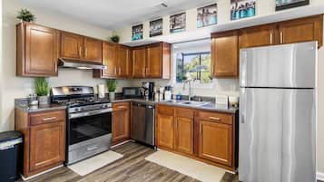 Microwave, oven, stovetop, dishwasher