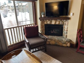TV - Cozy Lofted Studio in Sun Valley Elkhorn Villages – Ski, Hike & Relax! (Sun Valley)
