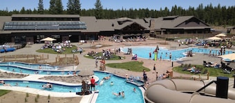 Cozy Condo by the Sunriver Resort and Village Mall