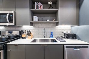 Fridge, microwave, oven, stovetop