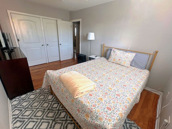 2 chambres, fer et planche à repasser, accès au Wi-Fi (inclus)