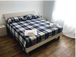 2 bedrooms, iron/ironing board, travel cot, WiFi