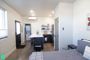 4 bedrooms, free WiFi, bed sheets