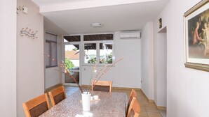 Unclassified image, 3 of 24, button - Great 3-Bedroom Apartment with balcony and sea view! (Orebic)