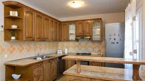 Unclassified image, 5 of 24, button - Great 3-Bedroom Apartment with balcony and sea view! (Orebic)