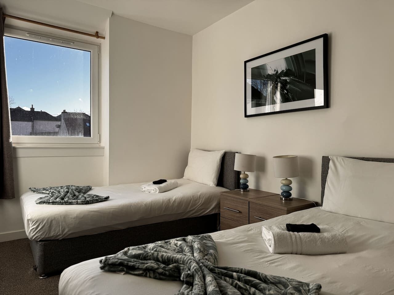 Bureau, fer et planche à repasser, Wi-Fi, draps fournis