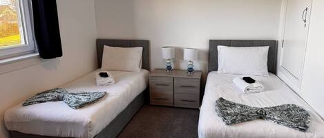 3 chambres, fer et planche Ă repasser, Wi-Fi, draps fournis