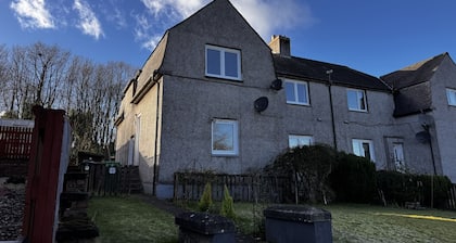 Loch Ore View - sleeps 6 guests  in 3 bedrooms