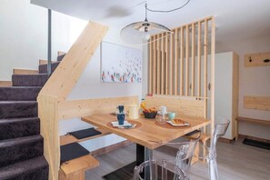 Dining - L'Appart 52, in the heart of Chamonix, French Alps (Chamonix-Mont-Blanc)