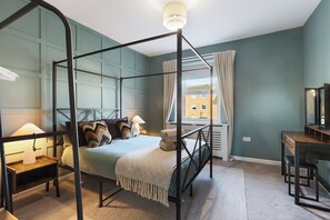 Cottage | 3 bedrooms, Egyptian cotton sheets, premium bedding, iron/ironing board
