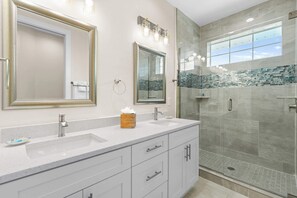 Shower, hair dryer, towels