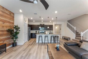 Smart TV - The Solterra Resort Retreat (Davenport)