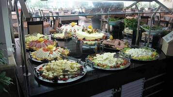 Petit déjeuner buffet compris tous les jours