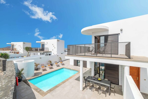 Et oppvarmet basseng