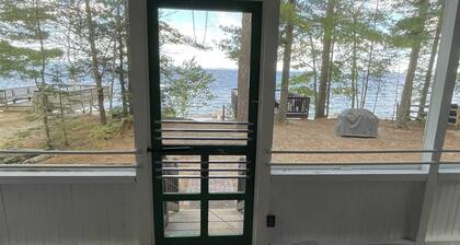 PRIVATE SANDY BEACH ON SEBAGO LAKE!!