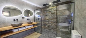 Villa, 4 chambres | Salle de bain