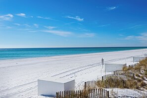 Una playa cerca